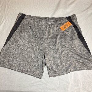 Foundry men’s athletic shorts Big and Tall NWT size 5XL Gray Black